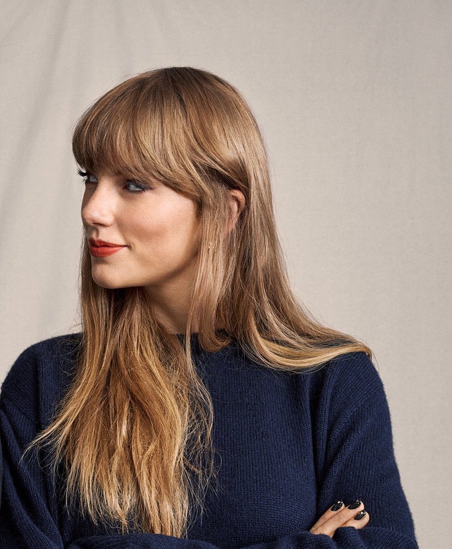 Taylor Swift viendo a la persona que hizo famosa a Taylor Swift