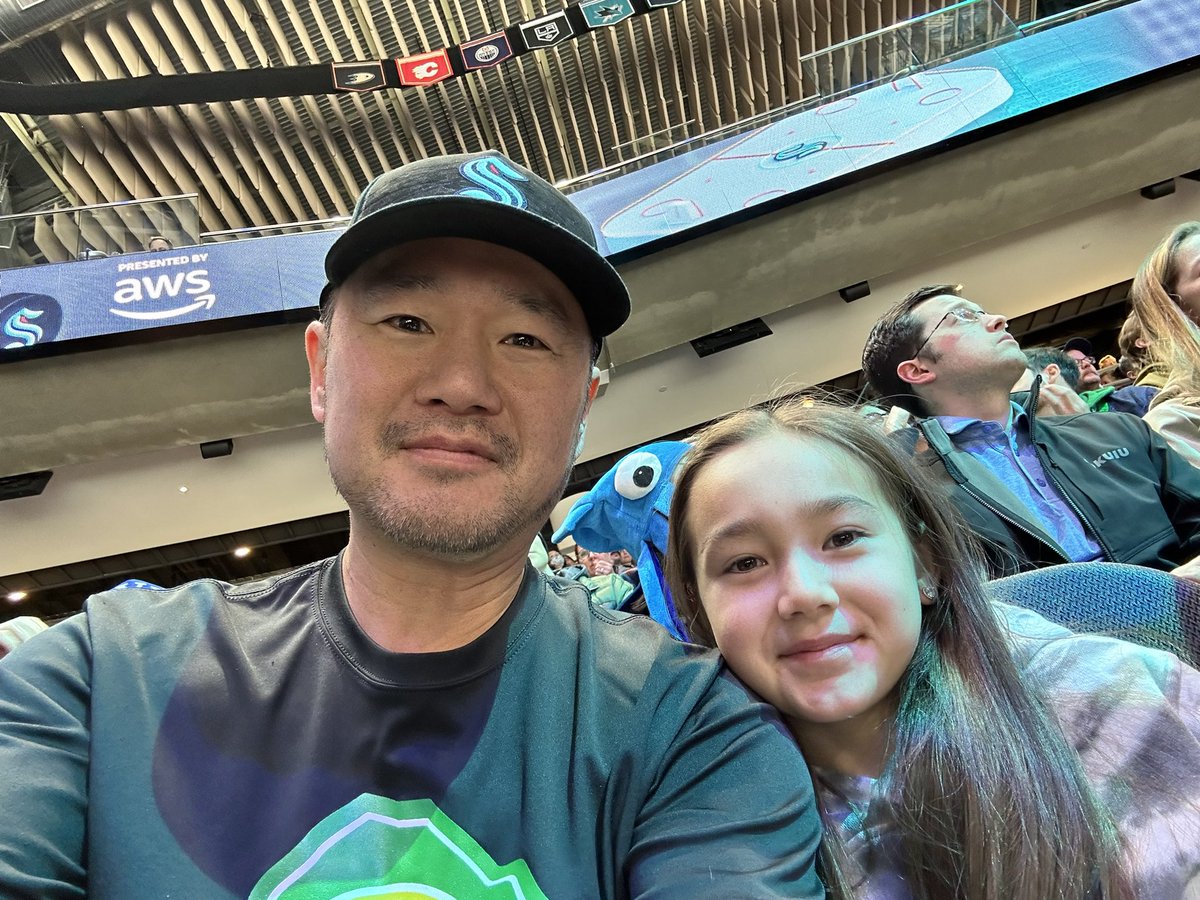skimseattle's tweet image. Daddy daughter nite to…RELEASE THE KRAKEN!!!! #seakraken #whereiroot #CLIMATEPLEDGEARENA