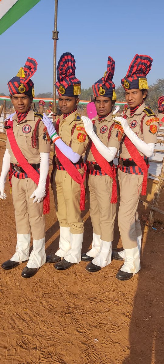 Transgenders participating in the Republic Day parade in Bastar, Chhattisgarh. They  are part of a platoon of Bastar Fighters Special Force. 
#transgenders #Chhattisgarh