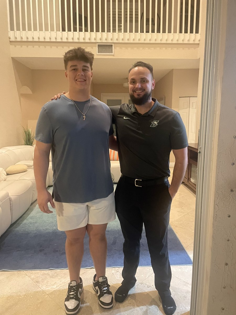 Great in home visit tonight with <a href="/StetsonFootball/">Stetson Football</a> before my official visit this weekend! 🟢⚪️ <a href="/jj5151/">Jonathan Johnson</a> <a href="/CoachJJPerk/">Jeremy Perkovich</a> <a href="/coachbkyoung/">Brian Young</a> <a href="/TheCribSouthFLA/">Frank Tucker</a> <a href="/MHS_Knights_FB/">Monarch Knights Football</a> <a href="/CoachMHutch/">Coach Hutch</a> <a href="/Coach_Mont70/">Roberto Montanez Jr</a>