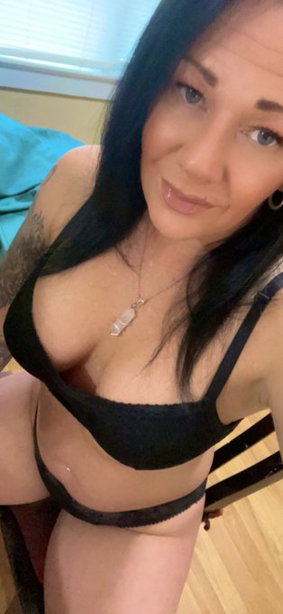 Hannah St James’s pics and videos