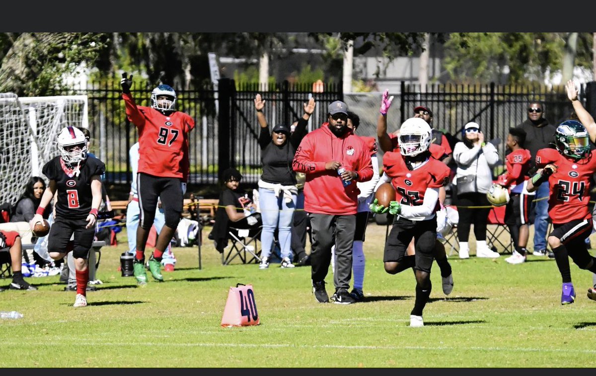 MoneyMeer34's tweet photo. #ThereGoesThatMan @on3 @TheSHOWByNXGN #Orlando @GrindFactory7v7 @BufordGAPrspcts @buford_football @coachKenSaldana @ErikRichardsUSA @UANextFootball @borntocompete https://t.co/VaM5xfBYNM