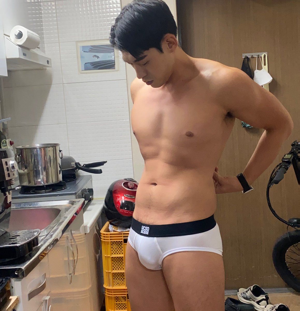 정오 tweet media