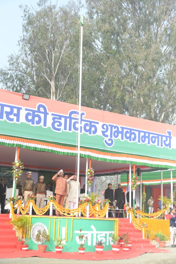 दुमका में मुख्यमंत्री हेमंत सोरेन ने फहराया तिरंगा-Chief Minister Hemant Soren hoisted the tricolor in Dumka