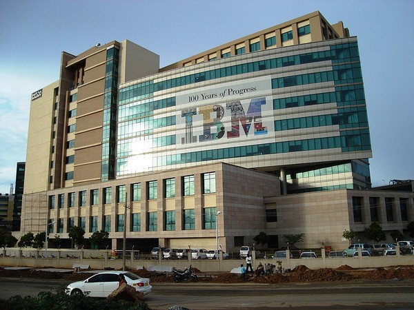 ani_digital's tweet photo. IBM to cut 3,900 jobs amid broader tech slowdown: WSJ
Read Read @ANI Story | https://t.co/iNAjtZe5dB
#IBM #Plans #Layoffs #TechSlowdown https://t.co/VEYGMLwjv0