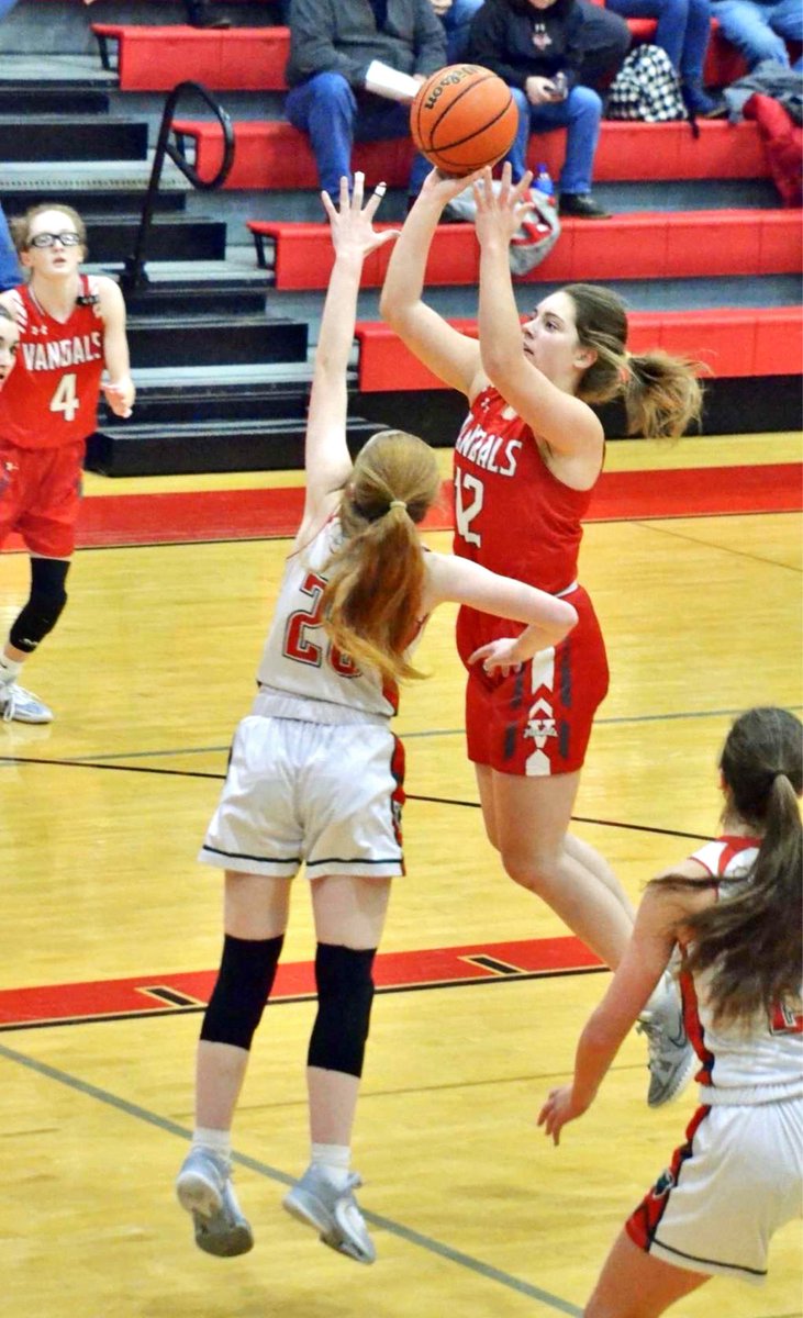 INEliteHavoc's tweet photo. Bella Austin, 6’0 Sophomore Forward (IE Havoc 16 Gold) was Named to the Vandalia Mid-Winter All-Tournament Team after leading Vandalia HS to 3rd place finish and averaging 19 pts per game    💪🔥👊 @IndianaEliteWBB @MHS_Girls_ @pgh_lisa @b_austin25 https://t.co/CY9tceGYjU