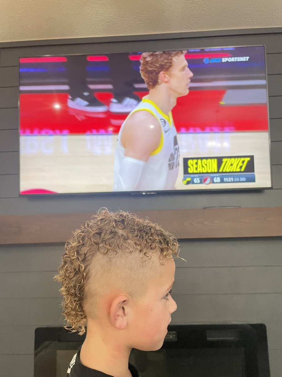 teace3's tweet photo. Getting those Markkanen curls isn’t easy, but it’s worth it!  #lesolsonit https://t.co/A2Wr2SsYHe