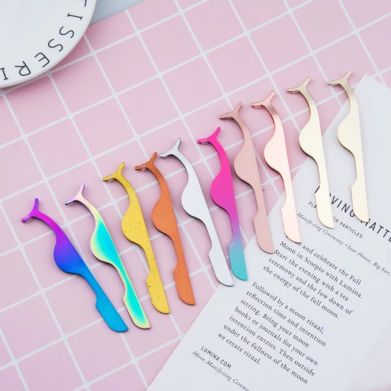 MSBOOMBOOMROOM's tweet photo. Obsessed with these lash tweezers. They definitely are a must have for lash applications. It’s super easy to apply my lashes now!!! https://t.co/3jImMRpjvZ #makeup #lash #lashes #lashextensions https://t.co/G0M5X77YsX