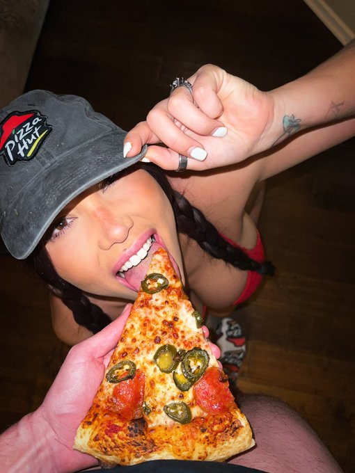 I can&rsquo;t believe I just fucked my pizza delivery guy💀 sending out the video in less than an hour! One