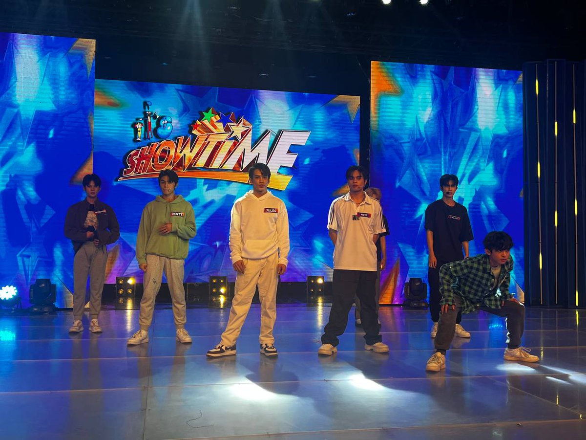 itsShowtimeNa's tweet photo. Madlang People! Rehearsals time na with our Dream Chasers! Kitakits mamaya sa It's Showtime! ππ§‘π«°
#ShowtimePerfect
#DreamChasersOnShowtime
#DreamMakerOnShowtime
#DreamMakerHUN7ERSTiger https://t.co/TPt5qMNcpf