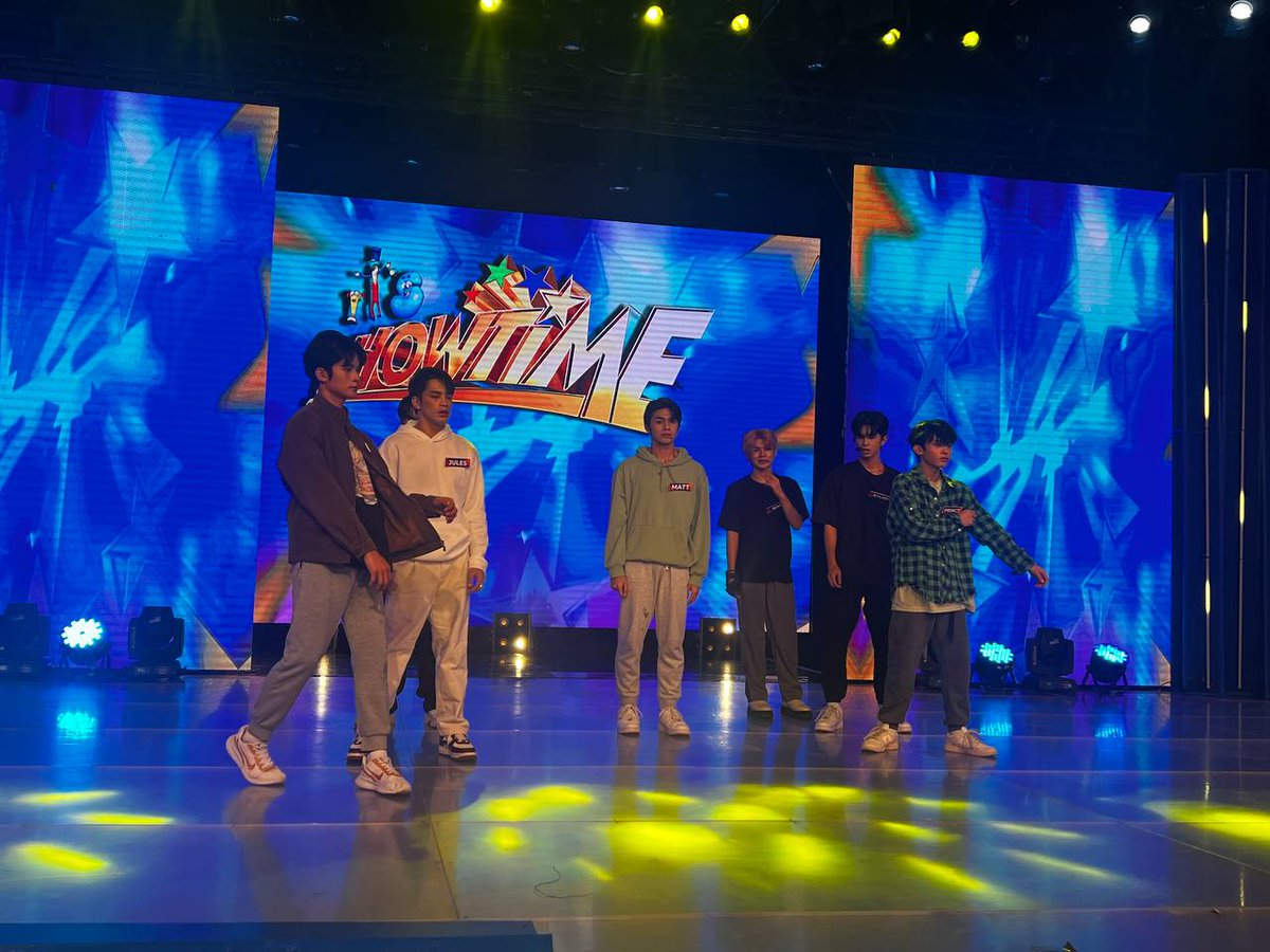itsShowtimeNa's tweet photo. Madlang People! Rehearsals time na with our Dream Chasers! Kitakits mamaya sa It's Showtime! ππ§‘π«°
#ShowtimePerfect
#DreamChasersOnShowtime
#DreamMakerOnShowtime
#DreamMakerHUN7ERSTiger https://t.co/TPt5qMNcpf