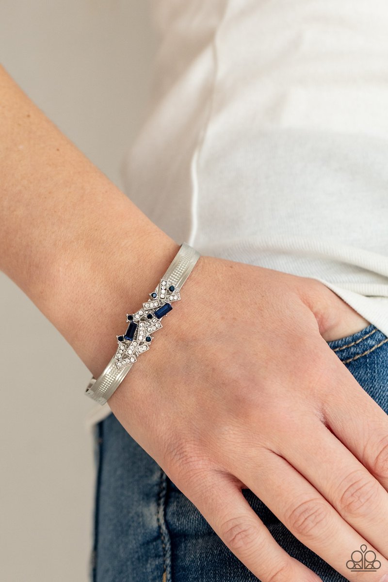 Find more fabulous $5.00 designs on my website:  LisaAnndJewelry.com 👀 💎💜
#bracelet #bluegems #silverbracelet #statementbracelet #braceletoftheday #lookoftheday #jewelry #5dollarjewelry #smilesparkleshine #Iselljewelry #LisaAnndJewelry #LisaAnndMetal #theDSGal