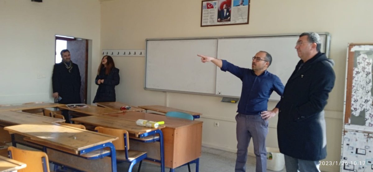 Eskil_MEM's tweet photo. İlçe Milli Eğitim Müdürü Sn. İbrahim KILIÇER ve Şube Müdürleri Sn. Serpil ALICI ve  Sn.Hacı Ahmet İRİŞ yarıyıl tatilinde, Eskil Ortaokulunda devam eden bakım ve onarım çalışmalarını yerinde incelediler.@aksarayvaliligi
@hmzaydg  @Aksaray_MEM
@haciomerkartal @TC_Eskil
@brahimKler2 https://t.co/sVNMbm8PUJ
