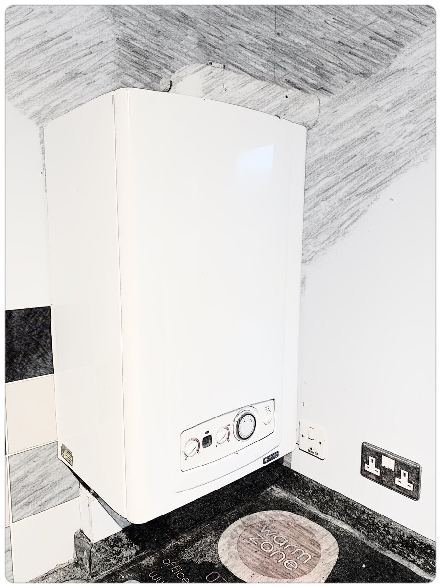 #week4 one out one  <a href="/glow_wormclub/">Glow-worm</a> #glowbug new Easicom3 complete with #boilerplus Climastat. Filter &amp; scale by <a href="/centramag/">Trappex</a> #shockarrestor by <a href="/BES_Limited/">BES Limited</a> filling loop with gauge by <a href="/Altecnic/">Altecnic</a> #5yearguarantee 🐛❤️#clubenergy #gassafe #shorehambysea #vaillantgroup