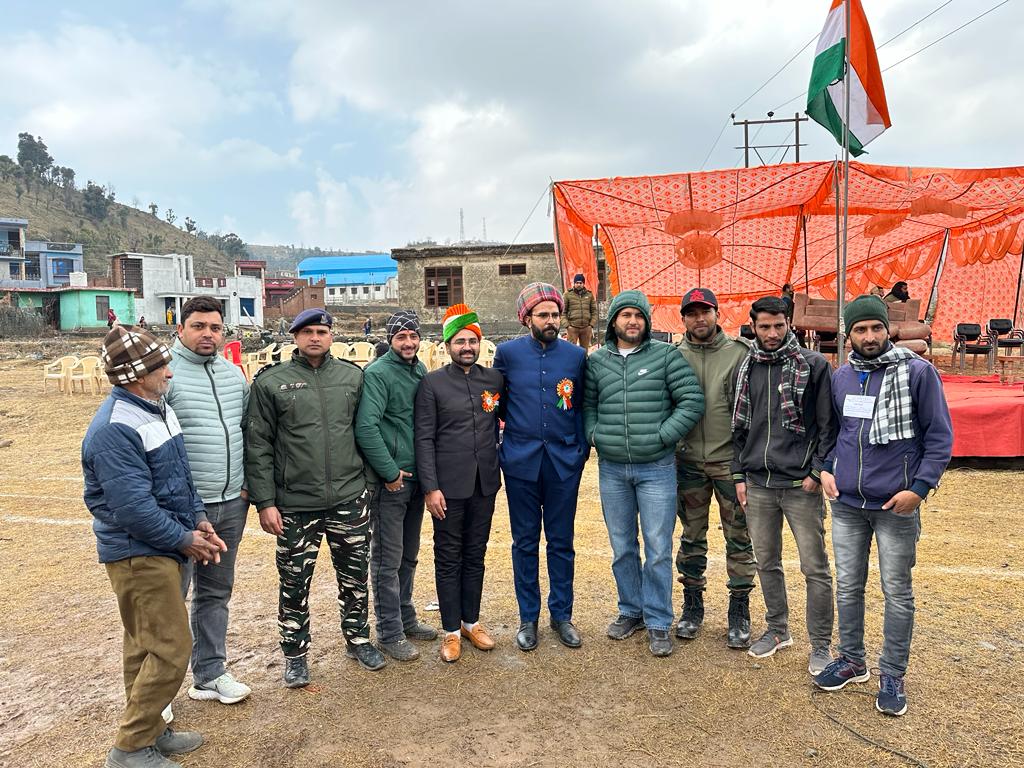 BdoBudhalOld's tweet photo. #RepublicDay Chairman BDC Budhal Old  unfurled the National flag at an impressive function held at irrigation groud Kotranka.senior Civil,Police,Army and Paramilitary Officers,PRIs attended the event.
@DioRajouri 
@hanief_mohtshim
@diprjk https://t.co/tCr6Vu83QK