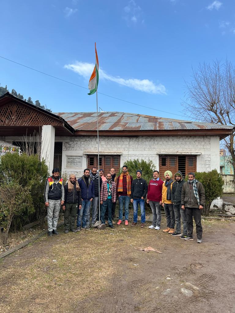 BdoBudhalOld's tweet photo. #RepublicDay Chairman BDC Budhal Old  unfurled the National flag at an impressive function held at irrigation groud Kotranka.senior Civil,Police,Army and Paramilitary Officers,PRIs attended the event.
@DioRajouri 
@hanief_mohtshim
@diprjk https://t.co/tCr6Vu83QK