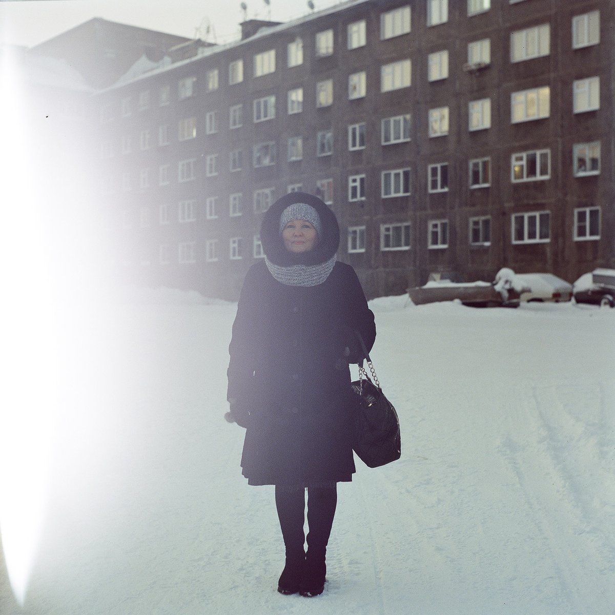 mildabooks's tweet photo. Day 14 Β° 25.12.2019 (Part Two)
While photographing Lyubova and Zianida, and changing the photo films for both Salut film cassette backs, I accidentally dropped them both in the snow.
Some episodes from my diary
@GAvetisjans
#russia #siberia #igarka #photobook #photography https://t.co/j3BUk29si6
