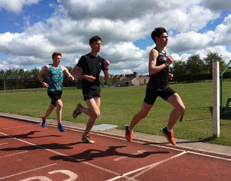 RunnersDiary1's tweet image. We will be chatting with 3 young superstars of Irish running this weekend for episode 31, @darraghmce, @EB___123 and Micheal Power, if you have any questions for the lads make sure to get them in to us before Sunday night. This is going to be alot of fun and we can't wait for it.