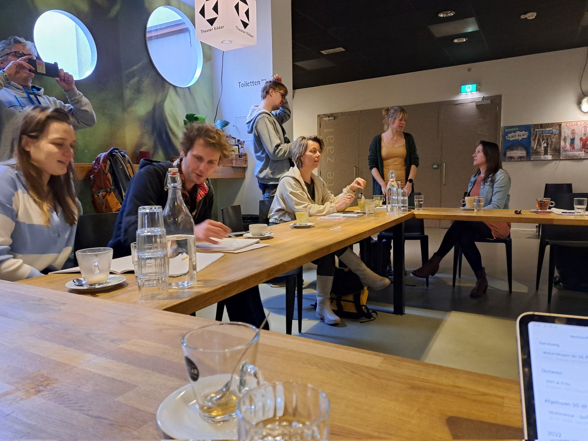 JeroenHaan1's tweet photo. Bij @WaterWegen gesprek over (on)bewuste beïnvloeding en de 'juiste keuzes' door #nudging, #priming & #framing.
Mooie mix van creatieve & betrokken medewerkers van @waterschappen over theorie (#Kahneman, #Thaler & #Sunstein) én (praktijk)cases.
In @TheaterKikker @GemeenteUtrecht https://t.co/eYjOVcFyCQ