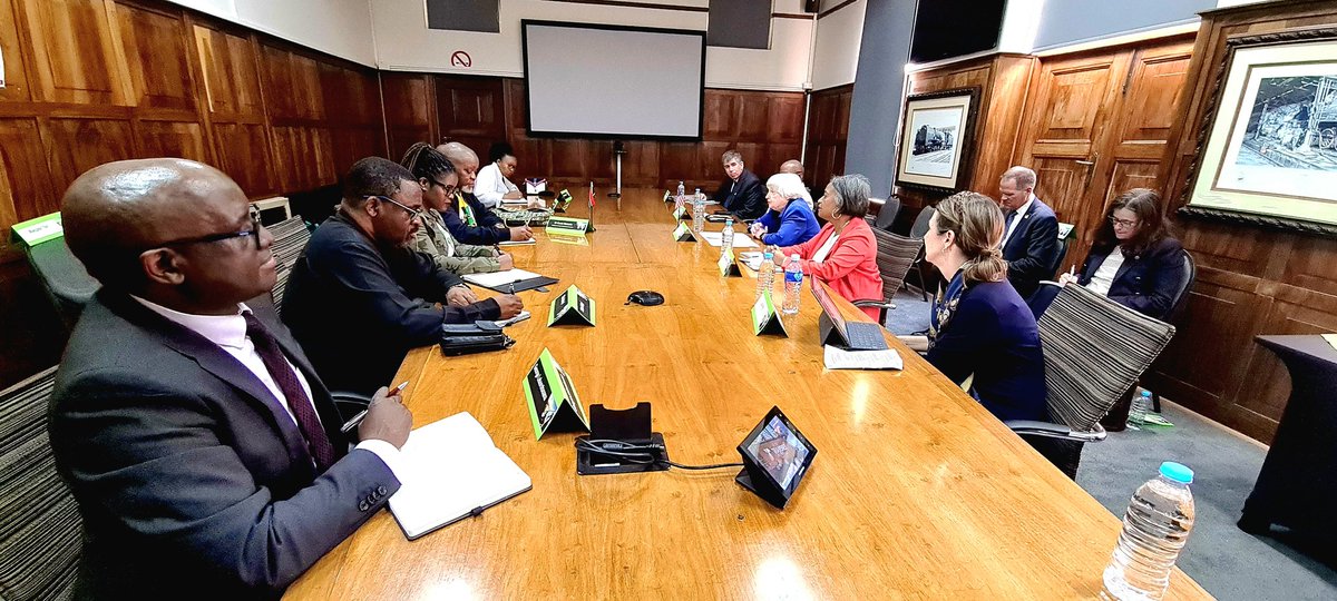 Gwede Mantashe tweet media