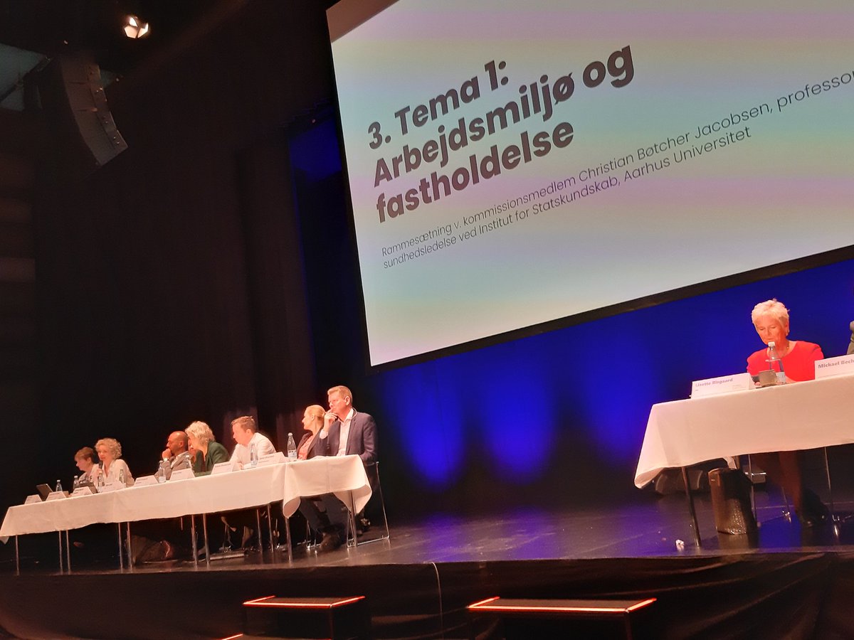 Bred enighed i #robusthedskommissionen i at mulighed for karriereveje for de ansatte i sundhedsvæsenet er vigtigt for fastholdelse. En stillingsstruktur for de Kliniske Akademikere er vigtig og nødvendig siger @DMCamilla Ja tak til begge 👌 @regionerne