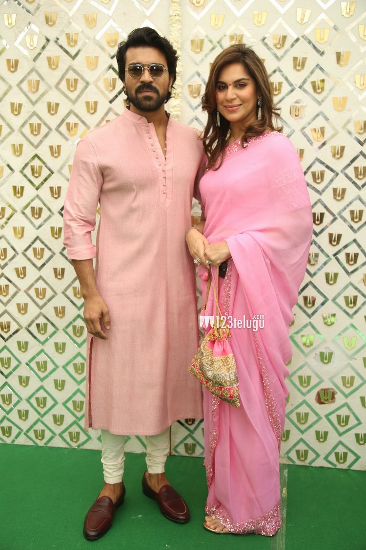 123telugu's tweet photo. Photos : Celebs at #Sharwanand - #Rakshita's Engagement

https://t.co/s3gQnOXJBp

#123telugu #Nani #RamCharan
#Siddharth #AllariNaresh #RanaDaggubati #Nagarjuna #Chiranjeevi https://t.co/8ZfunHr3Si