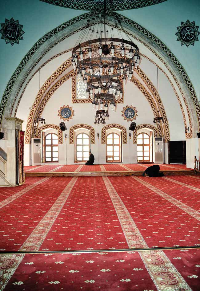 Rahmet ve bereket gecesi olan #RegaibKandili’mizi idrak etmenin sevincini yaşıyoruz.

Yüce Allah’tan bu mübarek gecenin #ülkemize, ve "İslam" âlemine sağlık, huzur ve mutluluklar getirmesini niyaz ediyorum.

Kandilimiz mübarek olsun🌙