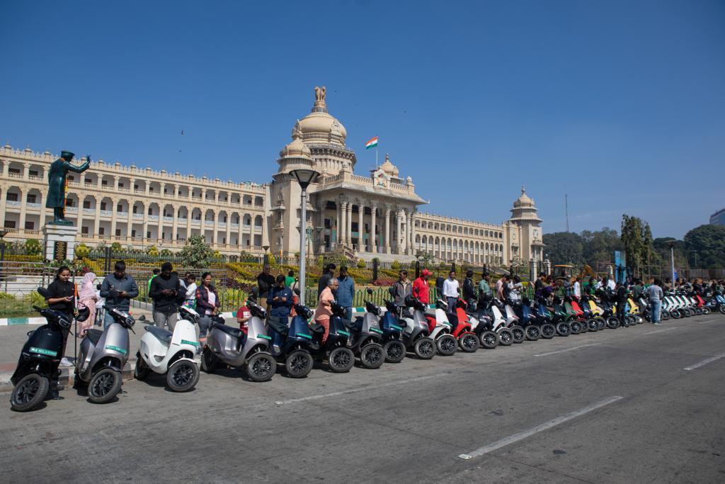 OlaElectric's tweet photo. India, you’ve made history.
Thousands of 2 wheeler EV owners including our community showed up for the Ola Unity Ride. The highlight was the Futurefactory women joined us too.
Thank you for making it the world’s largest EV ride.
Happy Republic Day 🇮🇳
#EndICEage #OlaUnityRide https://t.co/fj0ArN49kM