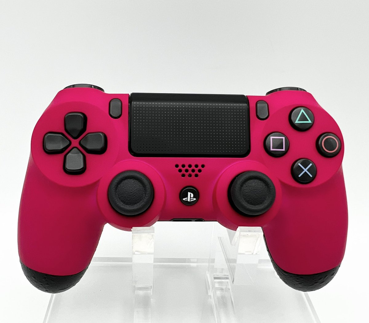 OOGBigWorm's tweet photo. This came out beautiful and with the hair triggers and bumpers. #extremerate #customps4 #cod #Warzone2 https://t.co/jN4IFIYIo9