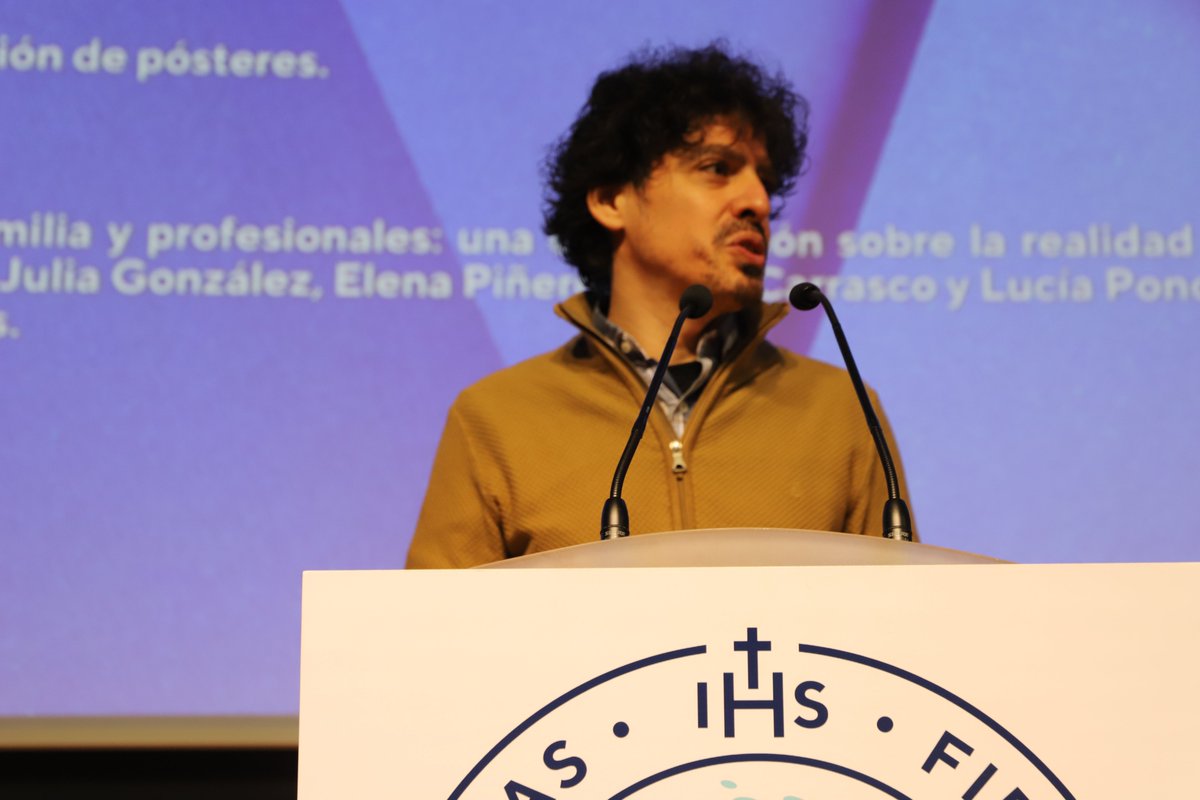 Loyola Másteres (@loyolamasteres) on Twitter photo <a href="/luisetemorales/">Luis Morales</a> profesor del Departamento de Psicología de <a href="/LoyolaAnd/">Universidad Loyola</a> “me orgullece ver el salón de actos tan lleno, lo que demuestra una completa preocupación por la Atención Temprana y por lo verdadera importante, que son los niños y las niñas que necesitan de esta atención”. <a href="/luisetemorales/">Luis Morales</a> profesor del Departamento de Psicología de <a href="/LoyolaAnd/">Universidad Loyola</a> “me orgullece ver el salón de actos tan lleno, lo que demuestra una completa preocupación por la Atención Temprana y por lo verdadera importante, que son los niños y las niñas que necesitan de esta atención”.