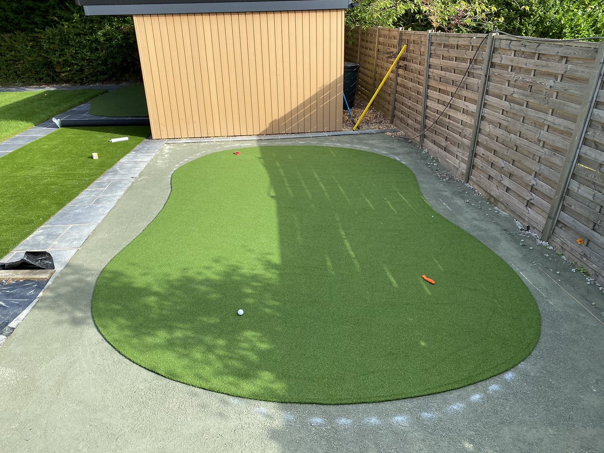 pureputtukltd's tweet photo. Small practice green installation https://t.co/WzyZTf79BA