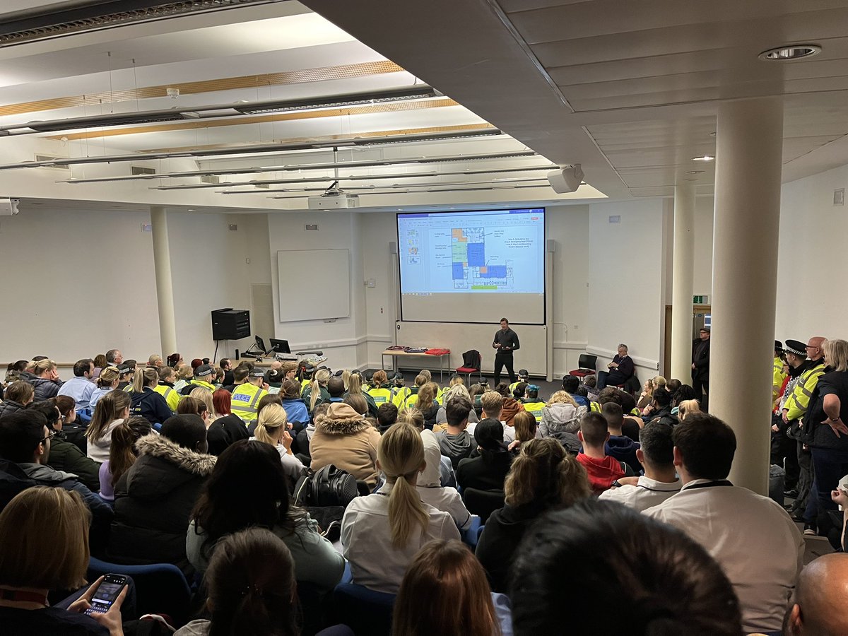 ProfLorraineD's tweet photo. @UoGSimulation Exciting #OPBlizzard23 Briefing complete LET THE ACTION BEGIN @uniofglos #LEARNLOTS #FUNDAY Fab prep for practice roles @One_Glos https://t.co/doWHlaK9bt