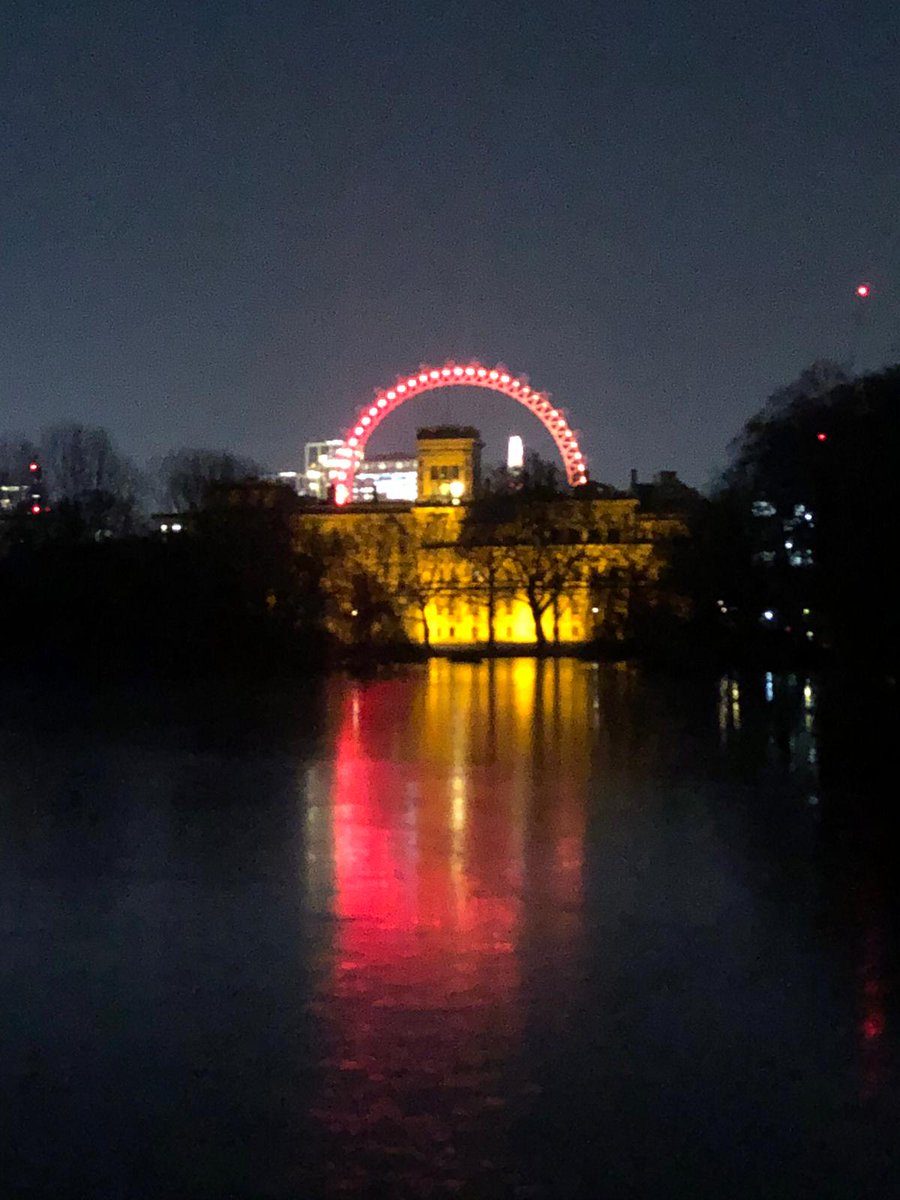 AkbaySam's tweet photo. From St James's Park looking to the London Eye!
#oceanwideproperties  #stjamessparklake #londoneye #realestatelife #livelondon #londonatnight #londontourist #movetolondon https://t.co/juCfyv0iRY