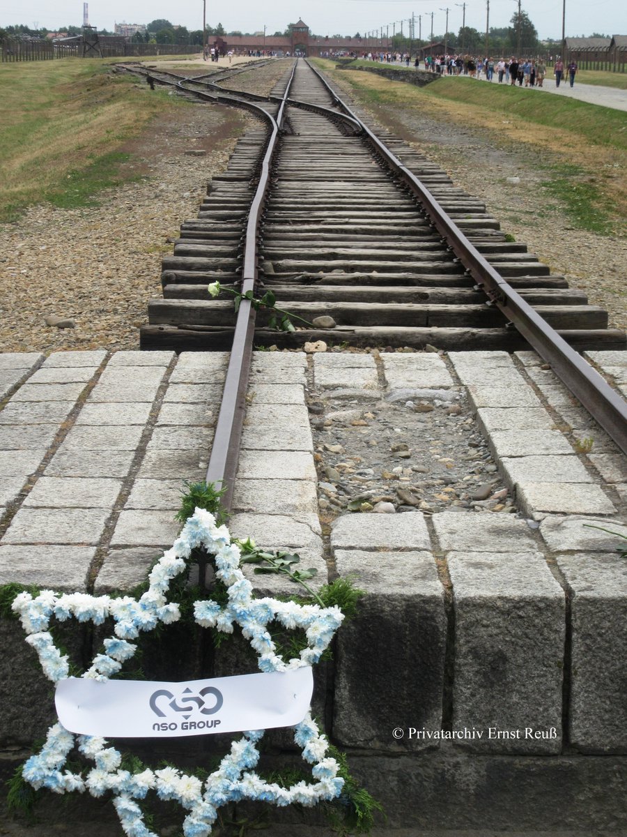 #Auschwitz - HISTORISCHES SACHBUCH historisches-sachbuch.weebly.com/1/post/2023/01… #Holocaust #HolocaustRemembranceDay #HolocaustMemorialDay #HolocaustGedenktag #WeRemember #niewieder <a href="/HeyneVerlag/">Heyne Verlag</a> <a href="/PenguinRandomDE/">Penguin Random House Verlagsgruppe</a> <a href="/penguinrandom/">Penguin Random House 🐧🏠📚</a> @PenguinVerlag