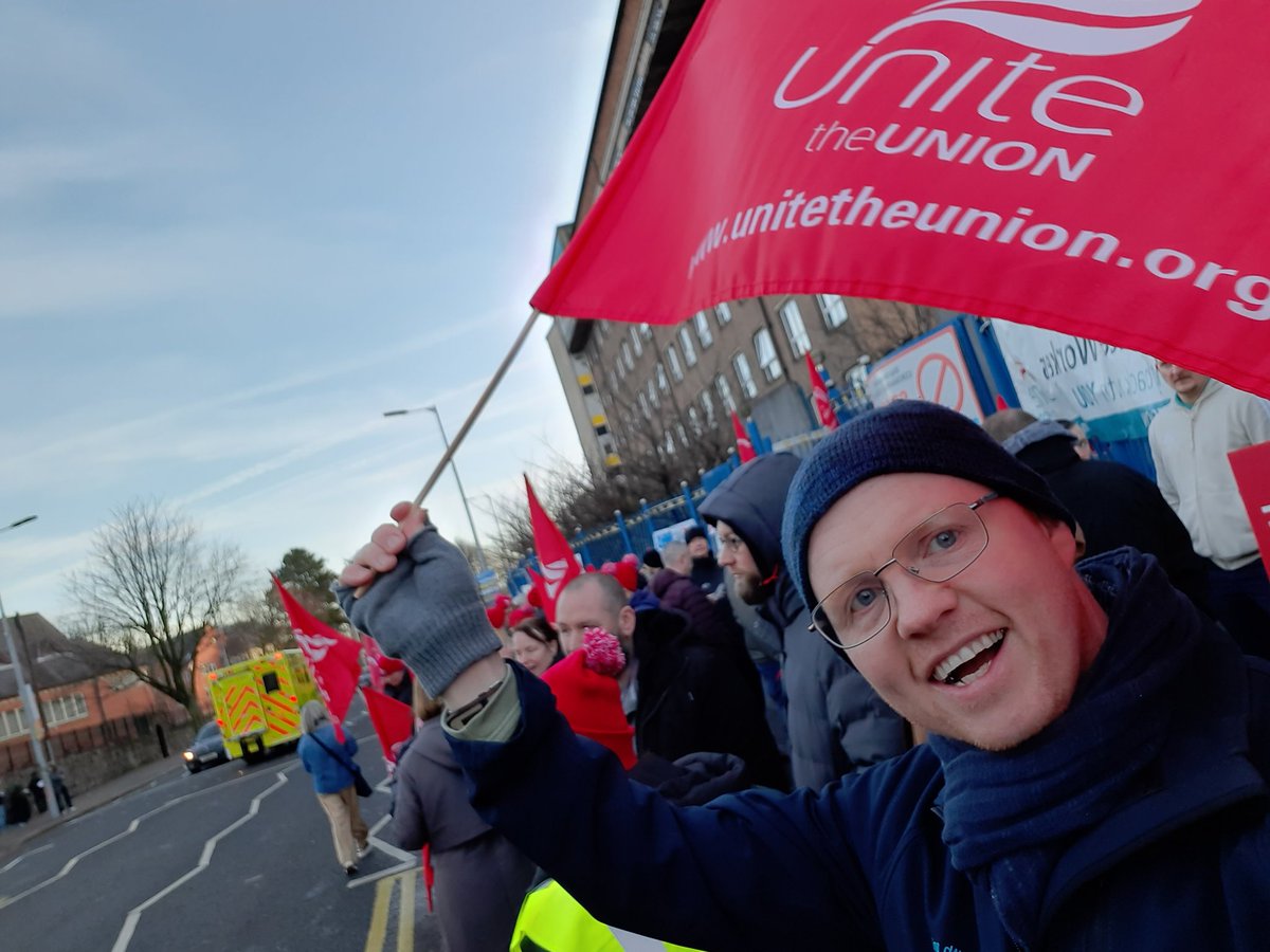 PJMoSLT's tweet photo. . @UniteunionNI making our voices heard! #FairPay #BetterConditions #NHSStrikes https://t.co/OqXEcaDNiz