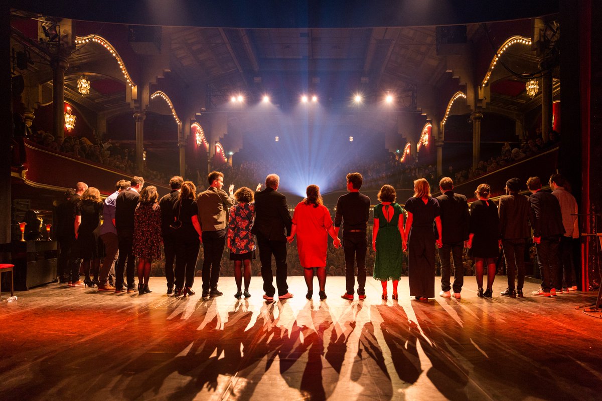 Inédites, les histoires de “Live magazine” offrent un journalisme vivant… sur les planches m-essonne.fr/?p=14661 via @m_essonne