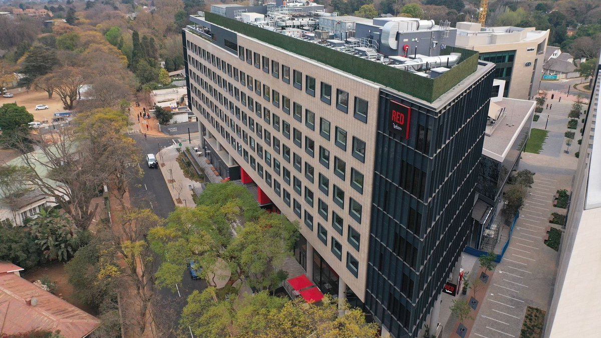 ConcorConstruct's tweet image. #beforeandafter  

Here is a #quickfact about the Radisson RED hotel built by #Concor.

Did you know that over 14 000 props were used in a double volume fashion to conclude the construction of the transfer slab?

#construction #hotel