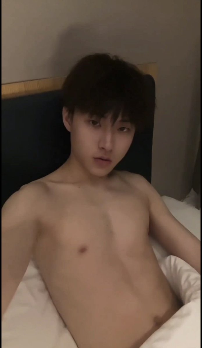 ZXW11800's tweet photo. 超帅直男被网调（高质量）
有意者可加主页联系方式 https://t.co/tW42gRxjOD