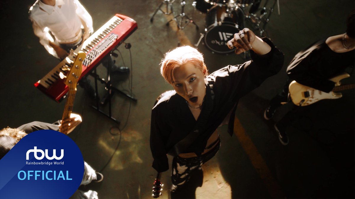 official_ONEWE's tweet photo. [#ONEWE]

ONEWE 1ST ENGLISH FULL 
ALBUM [GRAVITY] 

♦ MV TEASER ♦

🔗 https://t.co/zNJE4I9Ndv

2023.01.28 6PM (KST) 
/ 4AM (EST) RELEASE✔

#원위 #GRAVITY https://t.co/GbphfSuuXR