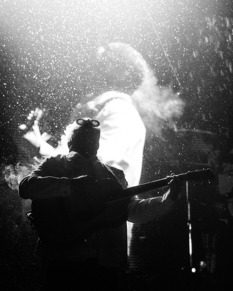 Still thinking about how ICY <a href="/twentyonepilots/">twenty one pilots</a> made Climate Pledge Arena last year. Check out photos from the Seattle show ❄️ 📸: <a href="/sarinasolem/">sarina 📸</a> 

amitycollection.com/shows/top-seat…