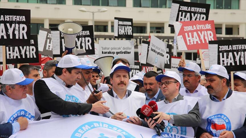 Leventusl's tweet photo. Sevincimiz büyük ancak tam değildir…
%1 de olsa işinden edilmiş zulme uğramış Sözleşmeli Kardeşimiz işine dönememiştir!
Bir sözleşmeli dahi olsun unutulmamalıdır!

Biz unutmadık unutmayacağız…
Son ana kadar mücadeleyi bırakmadık/bırakmayacağız…
Hak arayışımıza devam edeceğiz… https://t.co/qkHSNf9z9V