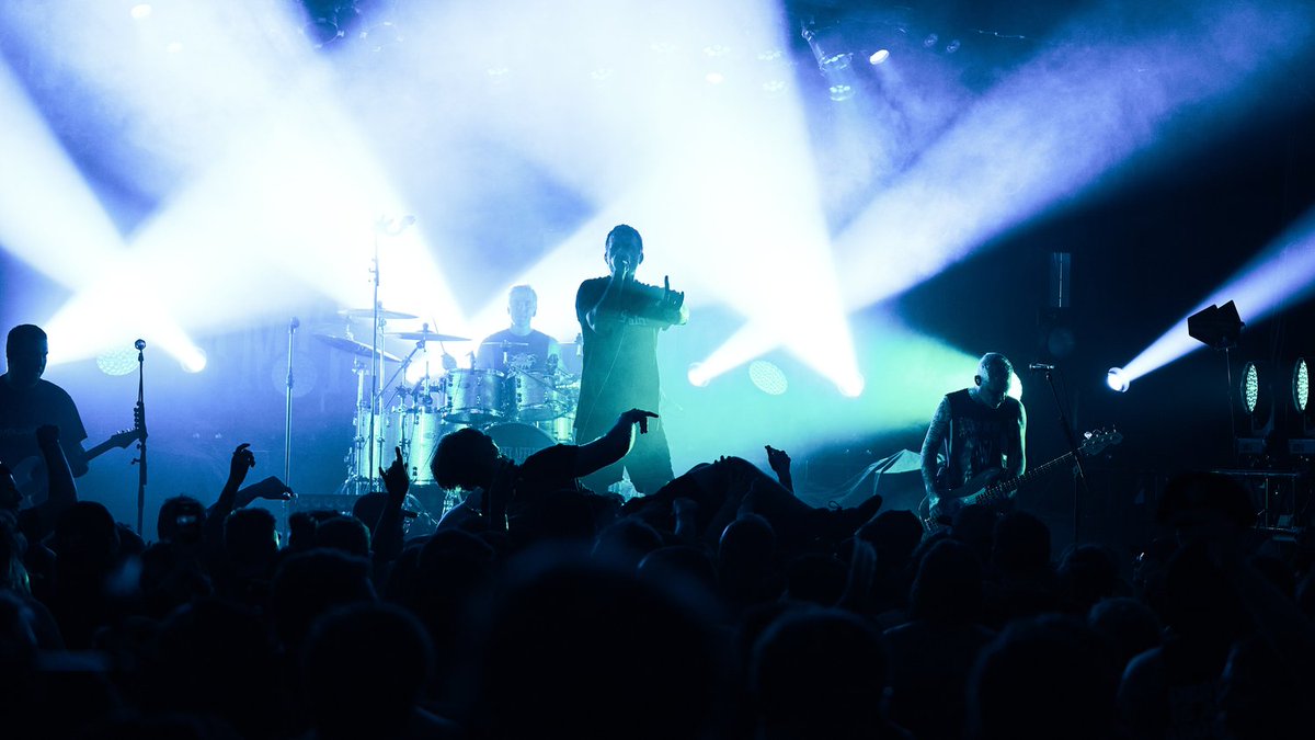 Co headliners are the best tours! Check out our photo gallery from when Silverstein and The Amity Affliction toured together! 📸: Drew Whitman 

amitycollection.com/shows/silverst…