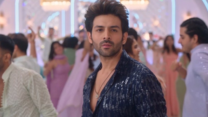 Kartik Aaryan in Chedkhaniyan Song catching eyeballs 

#KartikAaryan