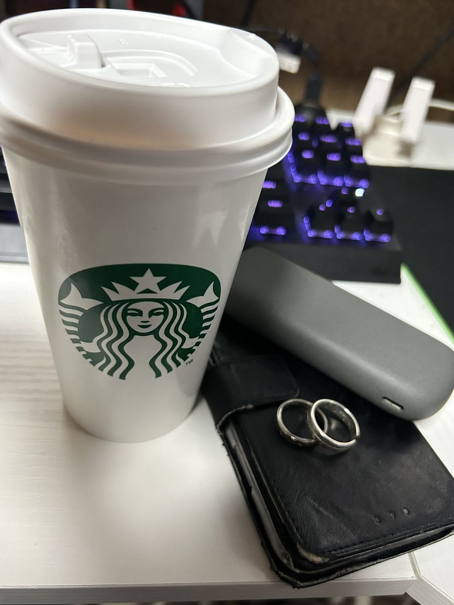 nagi_Vampire's tweet photo. はじめまして、スターバックス。
#N_log https://t.co/FoPmV7QyxL