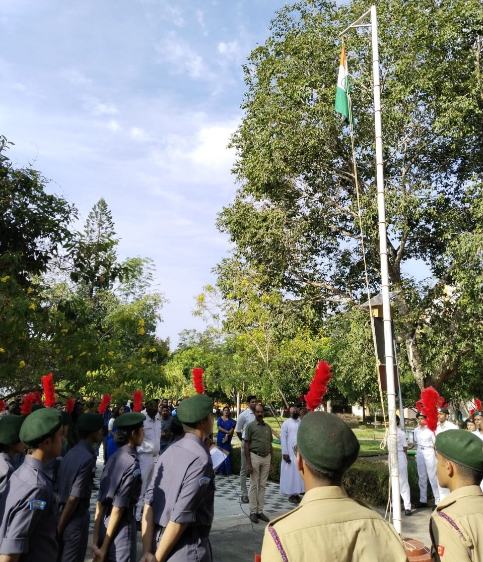 IvaniosMar's tweet photo. Mar Ivanios College (Autonomous) celebrated the 74th Republic Day today. The Principal, Prof. Jijimon K. Thomas hoisted the National flag and delivered the Republic Day message. https://t.co/5Y2FfBbGCL