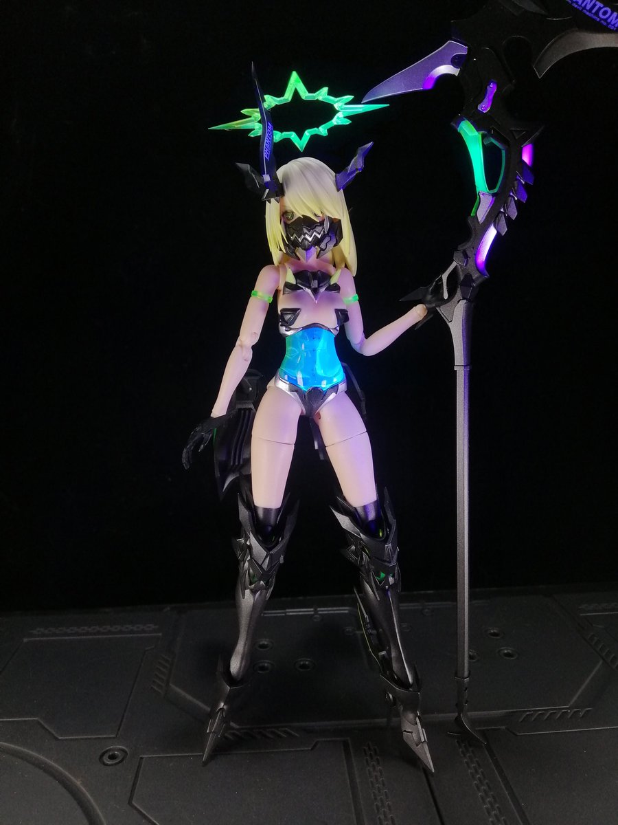 sonxapien's tweet photo. Phantom Devil Machine With UV Light
#蝸之殻 https://t.co/KJJWNGq44e