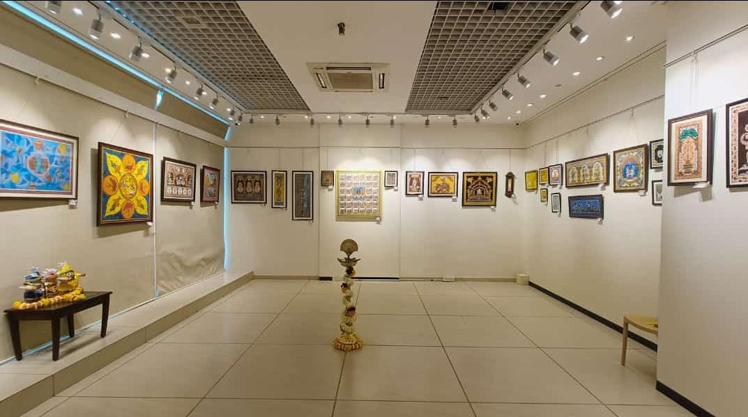 grt_geochem's tweet photo. A proud moment as Sharada put up her fist solo Pattachitra (a traditional artform from Odisha) exhibition at PNG art house (First floor, PNG Jewellary, next to westend mall), Aundh.  If you are at Pune , please do visit us (25-29 jan).#art  #Pune #painting https://t.co/dm6ocr5yhP