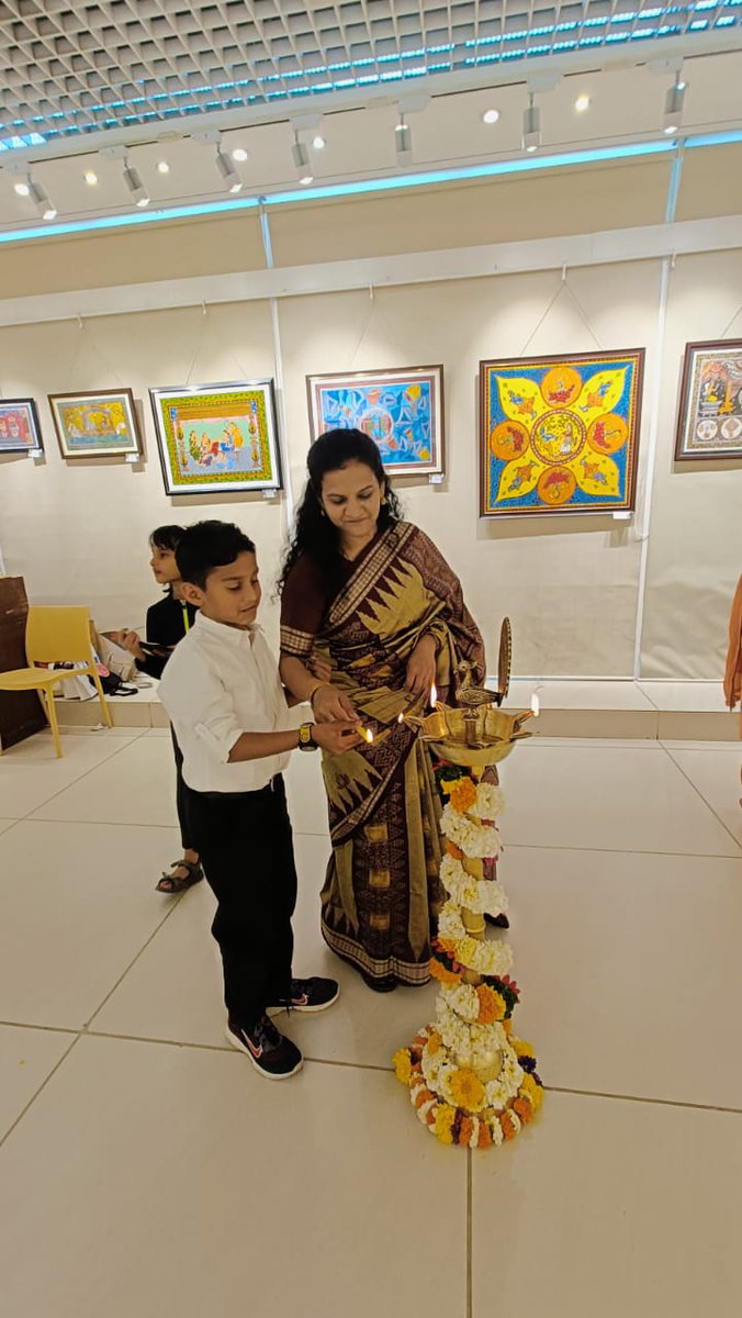 grt_geochem's tweet photo. A proud moment as Sharada put up her fist solo Pattachitra (a traditional artform from Odisha) exhibition at PNG art house (First floor, PNG Jewellary, next to westend mall), Aundh.  If you are at Pune , please do visit us (25-29 jan).#art  #Pune #painting https://t.co/dm6ocr5yhP