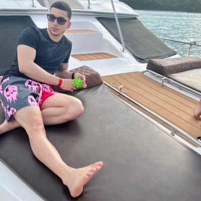 RogelyR's tweet photo. #NewProfilePic https://t.co/9OMAcV4E63