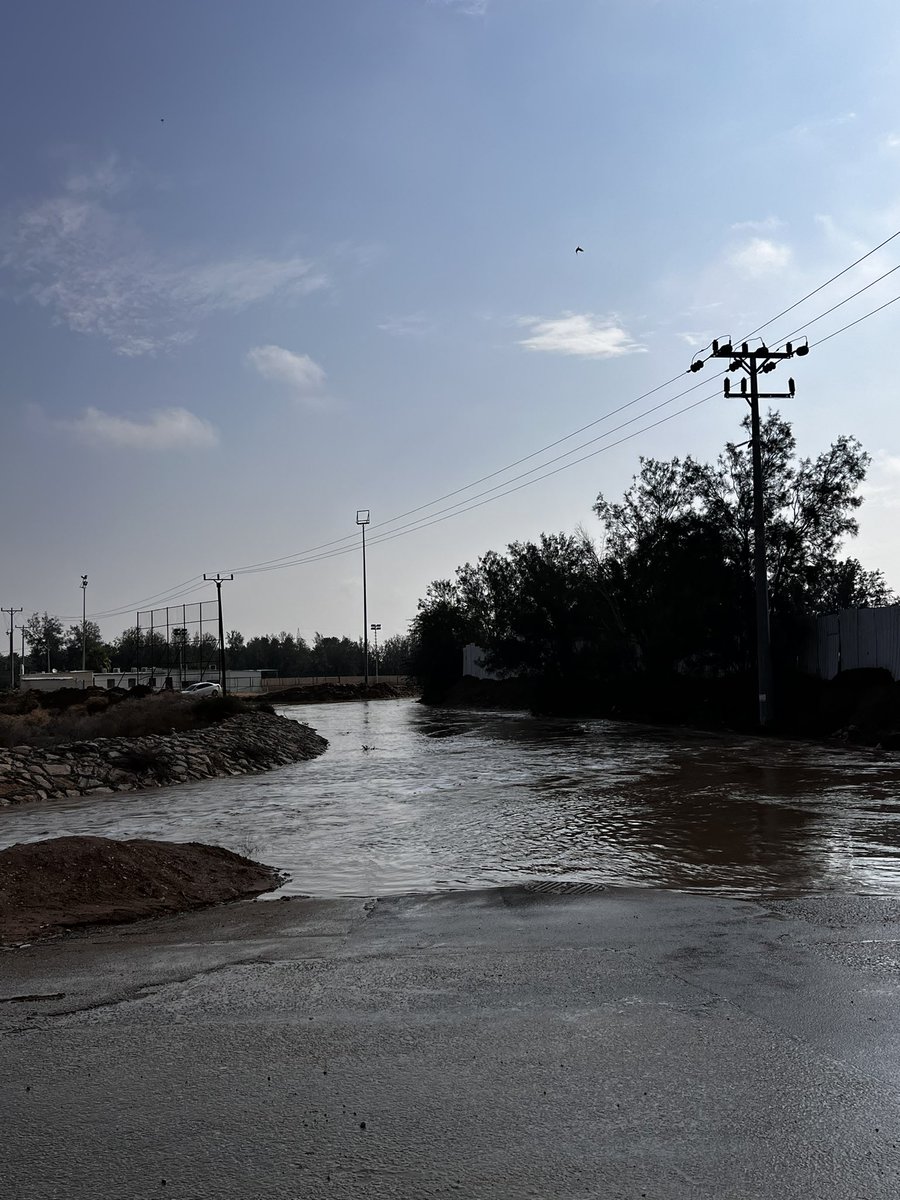 AZ1717's tweet photo. من امطار البارحة وصول سيل #العين الى #نعجان صباح اليوم الخميس ١٤٤٤/٧/٤ هـ
#الخرج https://t.co/9IMx0iO4ha